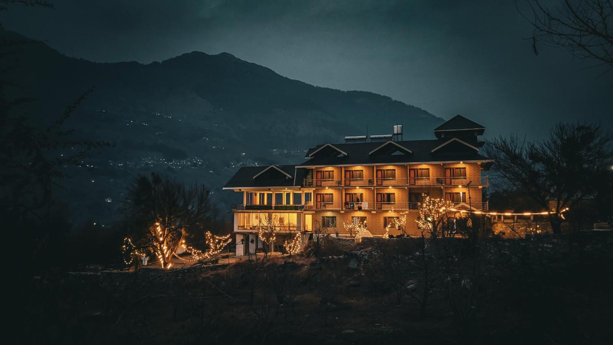 Aroha Residency- A Countryside Resort Manāli Buitenkant foto