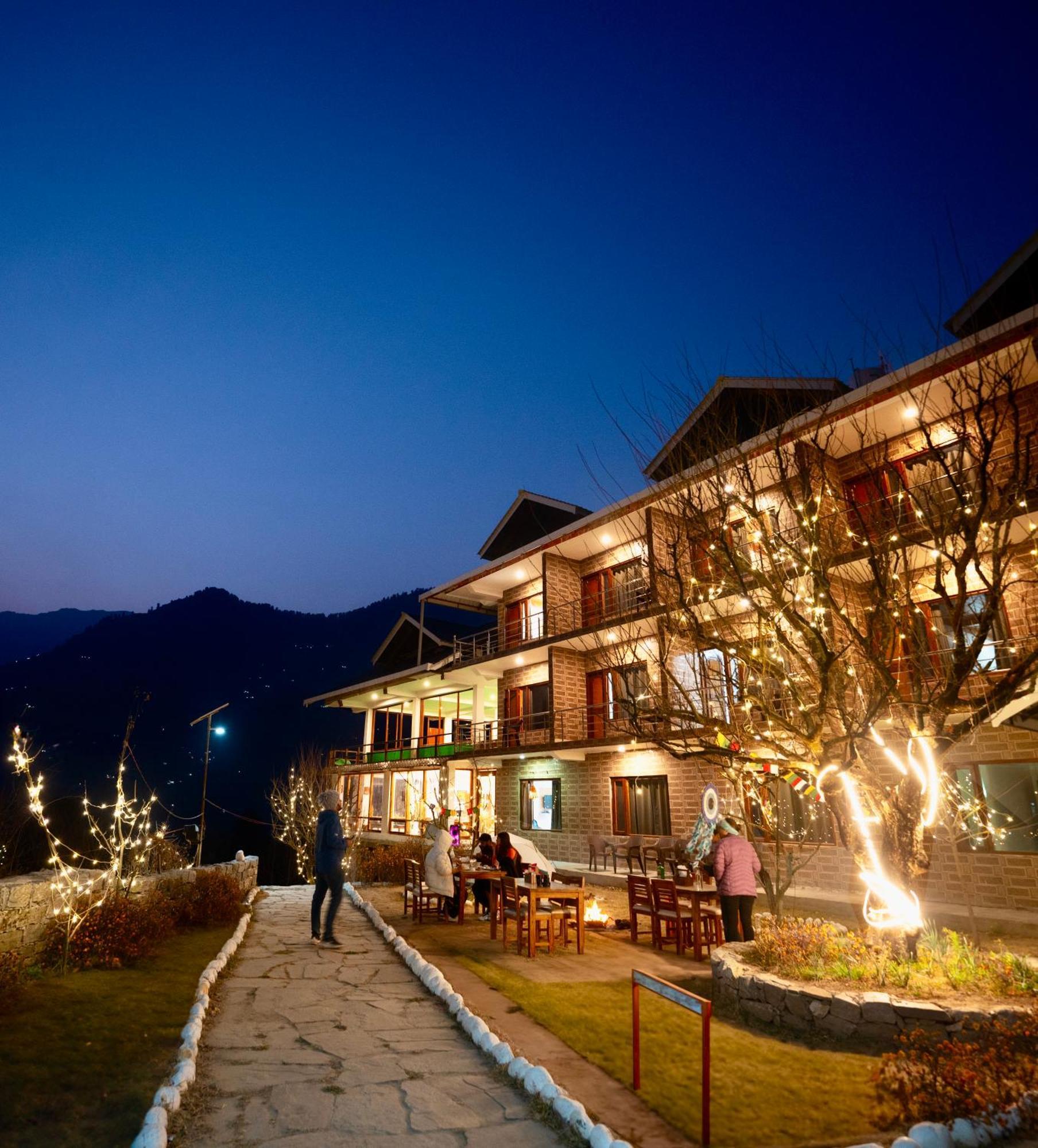 Aroha Residency- A Countryside Resort Manāli Buitenkant foto