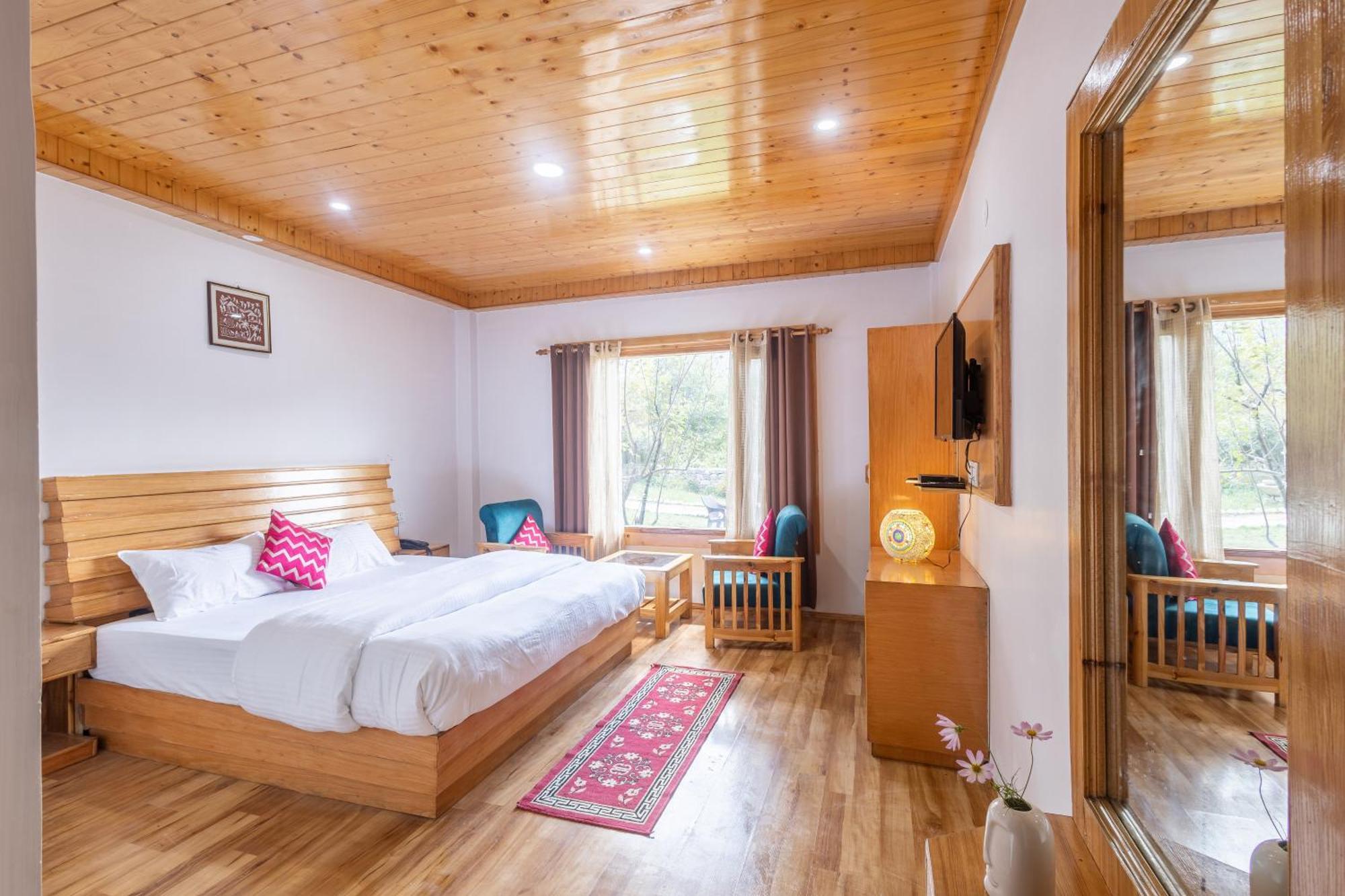 Aroha Residency- A Countryside Resort Manāli Buitenkant foto